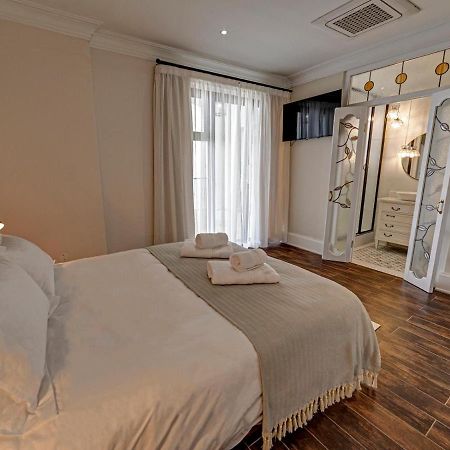 Lagoon Suites Guesthouse Cc Уолфиш Бей Екстериор снимка