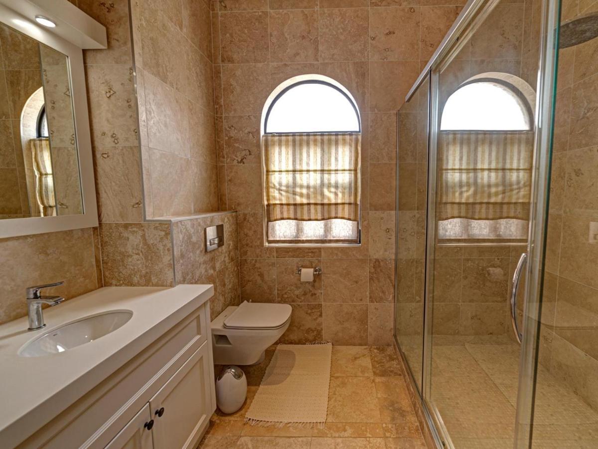 Lagoon Suites Guesthouse Cc Уолфиш Бей Екстериор снимка