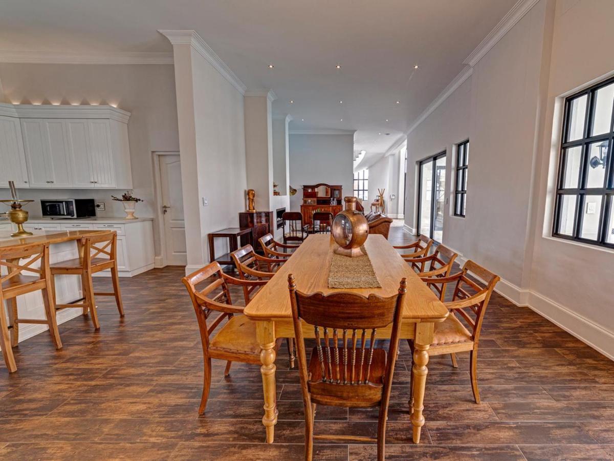 Lagoon Suites Guesthouse Cc Уолфиш Бей Екстериор снимка
